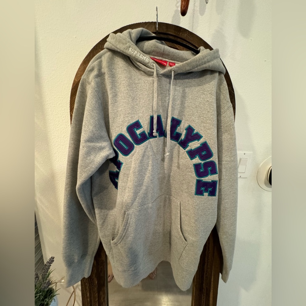 Supreme hoodie